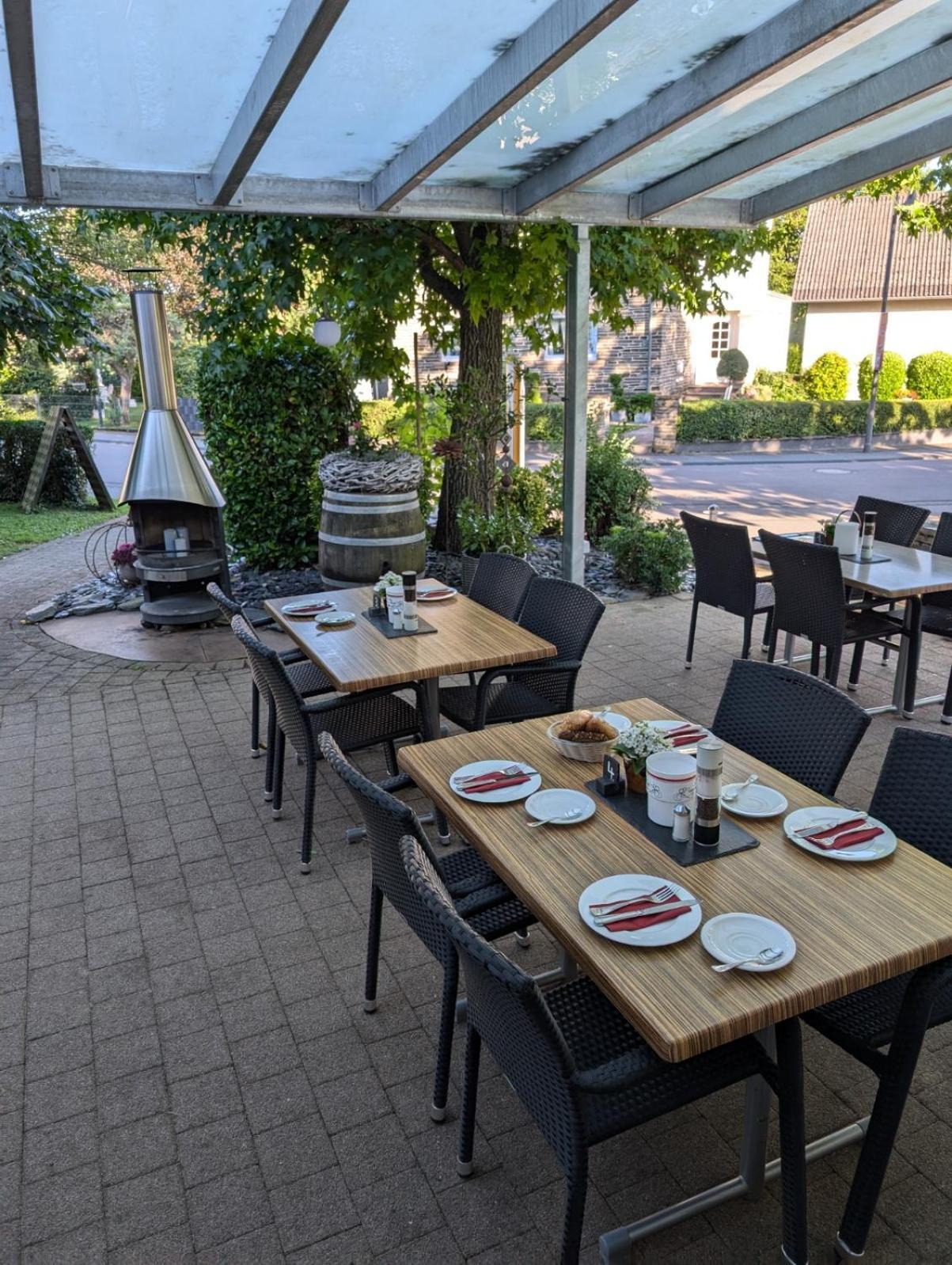 Weingut Weich Hotel Riol Exterior photo
